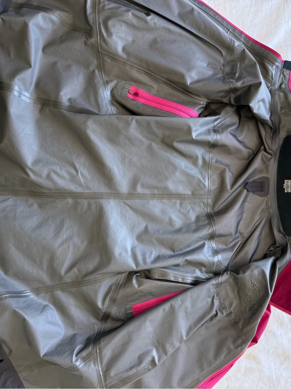 Arc'teryx Women's Magenta Waterproof Beta LT Jacket - Picture 7 of 8